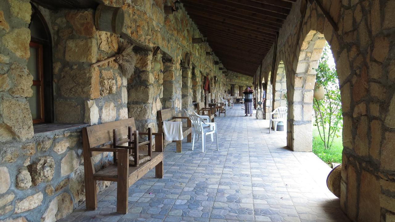 Elausa Hotel & Restaurant Rizokarpaso Екстер'єр фото