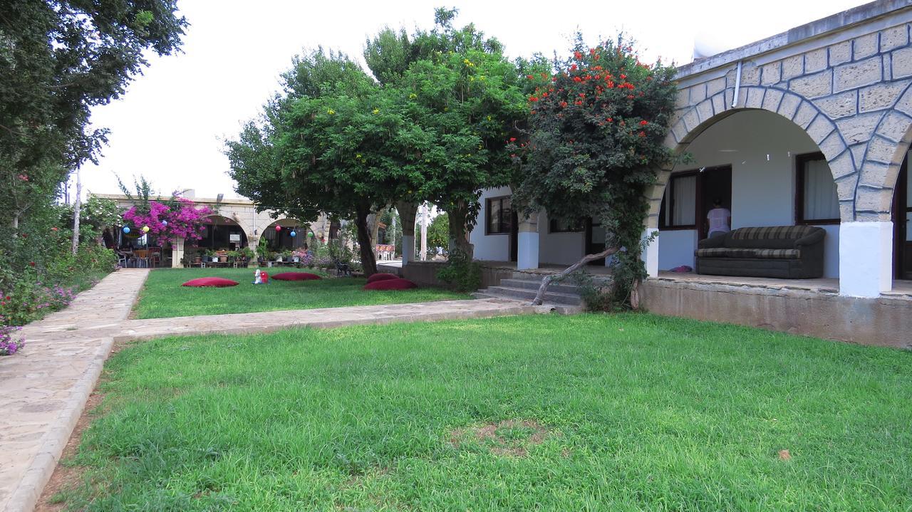 Elausa Hotel & Restaurant Rizokarpaso Екстер'єр фото