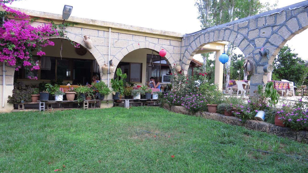 Elausa Hotel & Restaurant Rizokarpaso Екстер'єр фото
