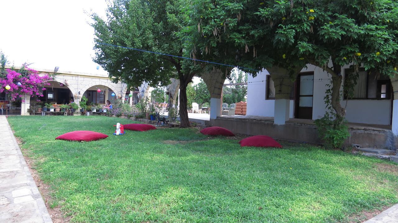 Elausa Hotel & Restaurant Rizokarpaso Екстер'єр фото
